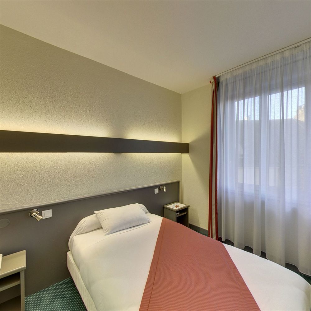 Hotel De La Cloche Ντολ Εξωτερικό φωτογραφία