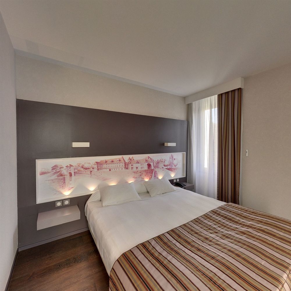 Hotel De La Cloche Ντολ Εξωτερικό φωτογραφία