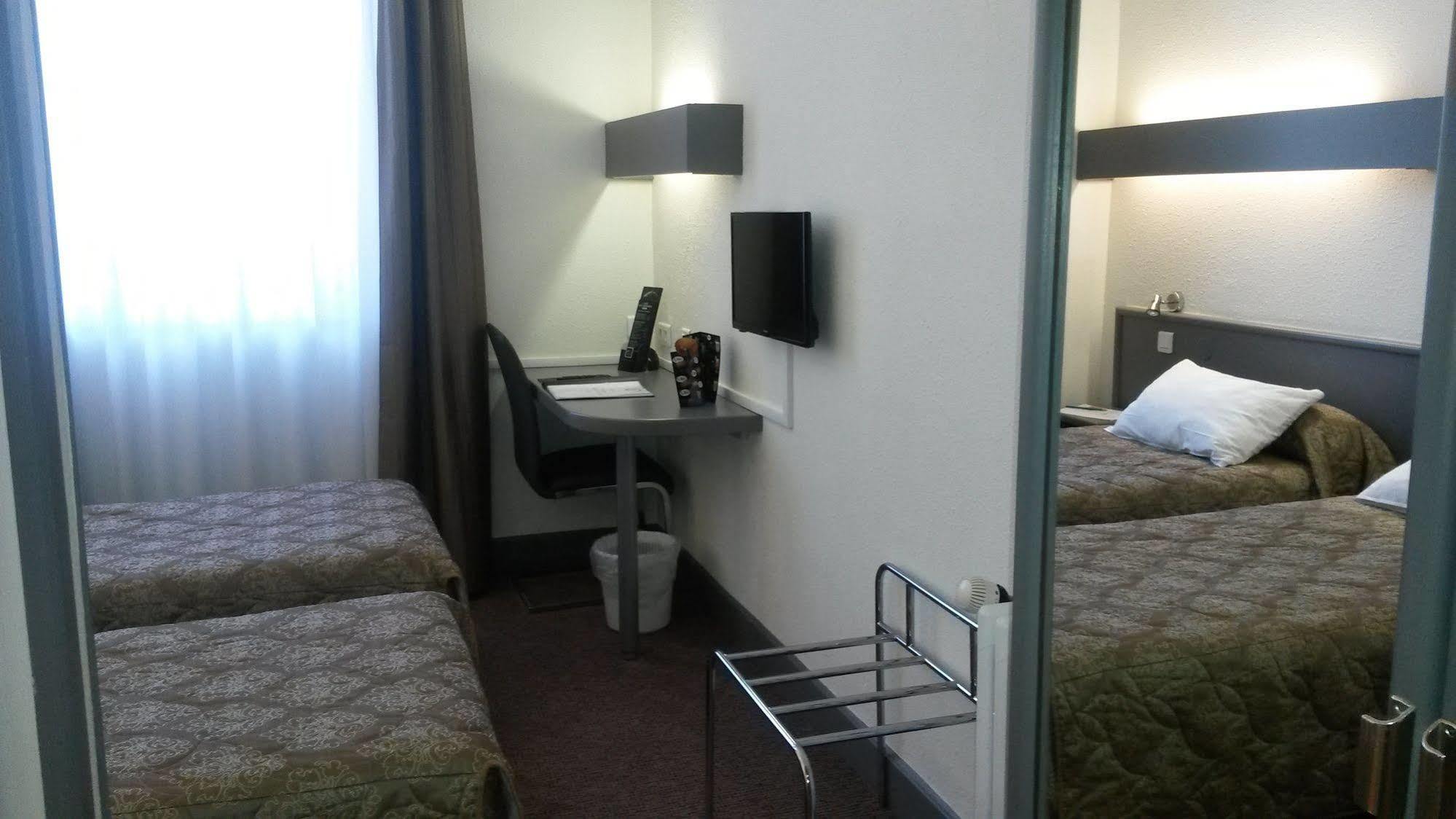 Hotel De La Cloche Ντολ Εξωτερικό φωτογραφία