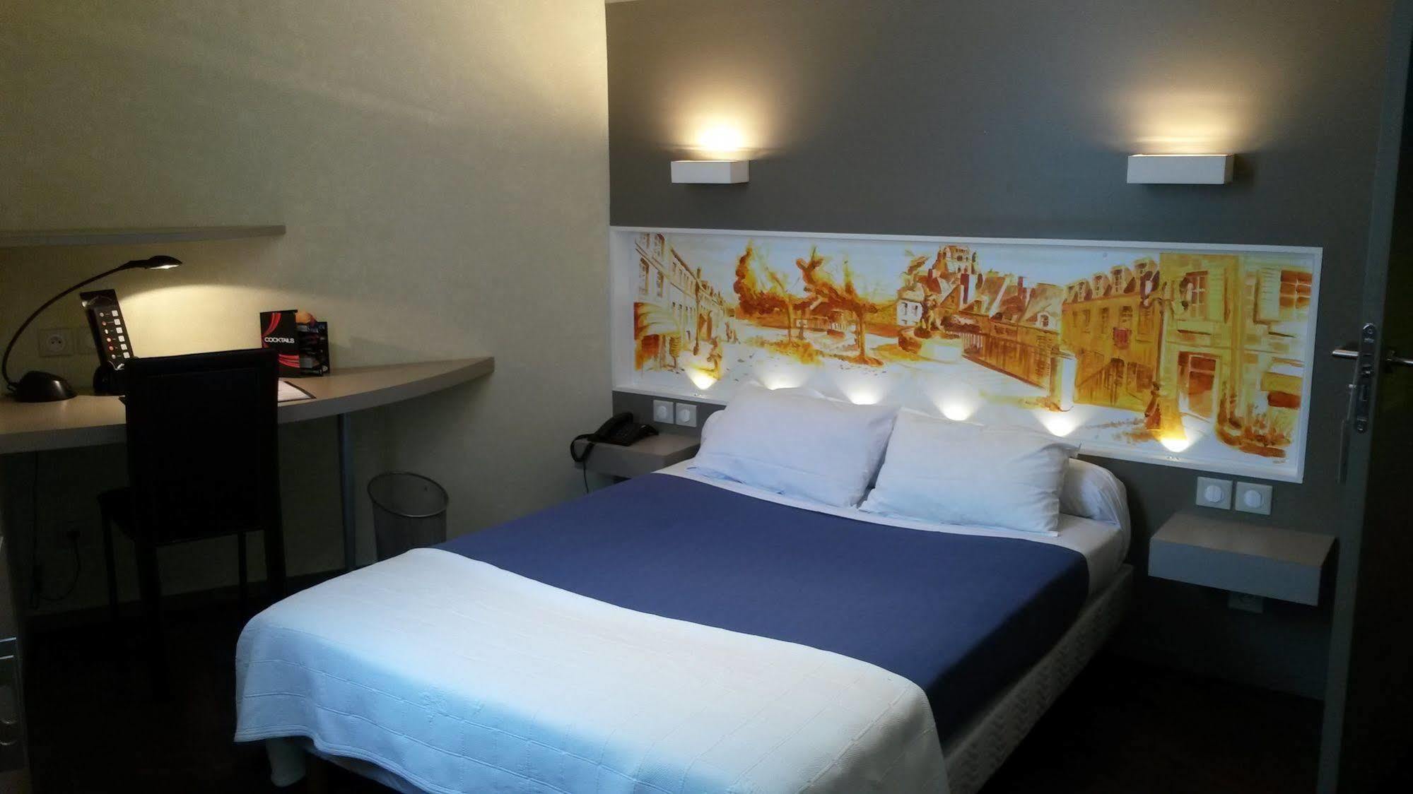 Hotel De La Cloche Ντολ Εξωτερικό φωτογραφία