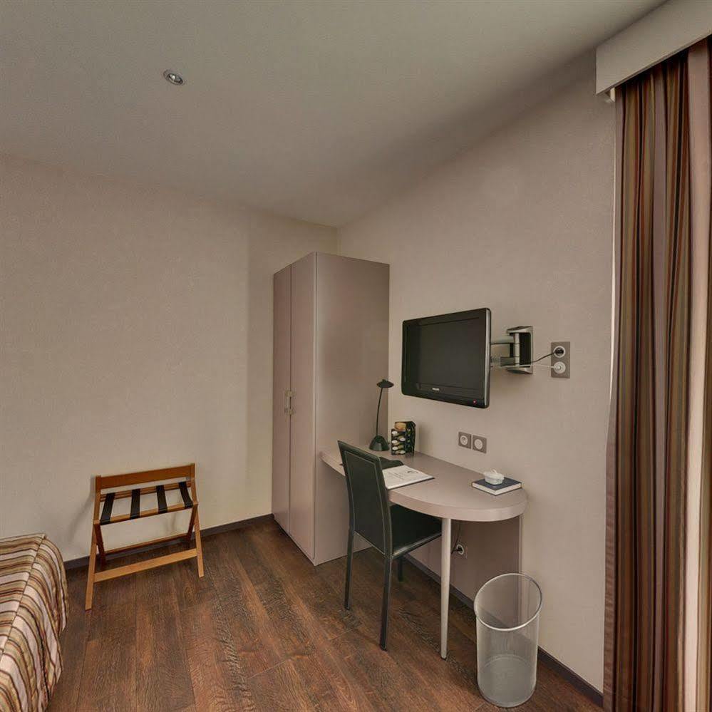 Hotel De La Cloche Ντολ Εξωτερικό φωτογραφία